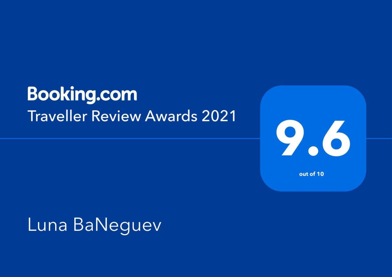 Luna Baneguev 예로함 외부 사진